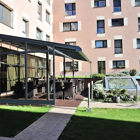 Melrose * براتسيلافا