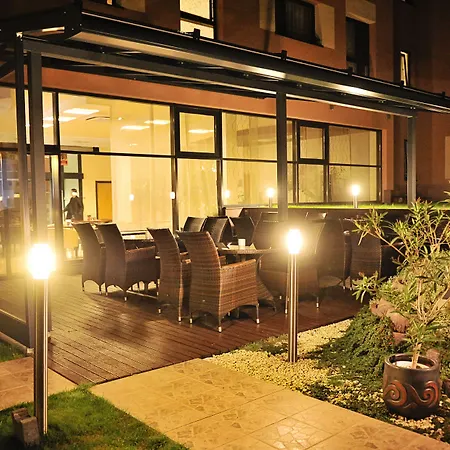 Melrose Apartament *