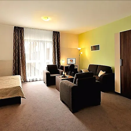 Melrose Apartament *